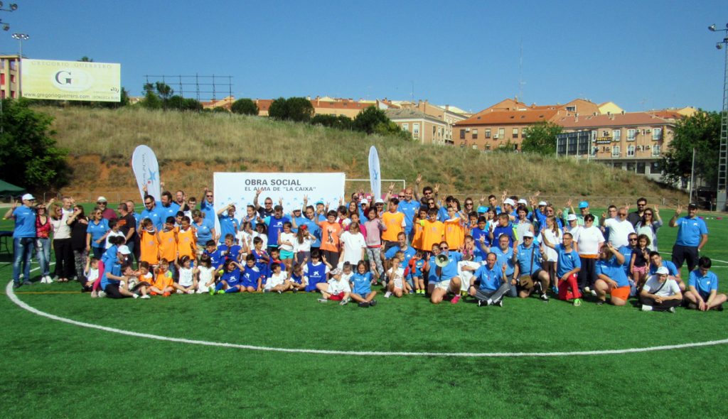 Voluntarios participan en el Día del Voluntariado de la Caixa Toledo 1