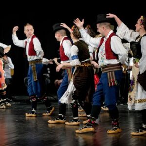 Miguel Esteban celebra este sábado el Festival Folklórico de Invierno 'De calle en calle'