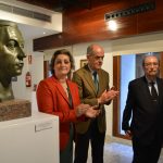 Con-el-busto-de-Kalato-de-R