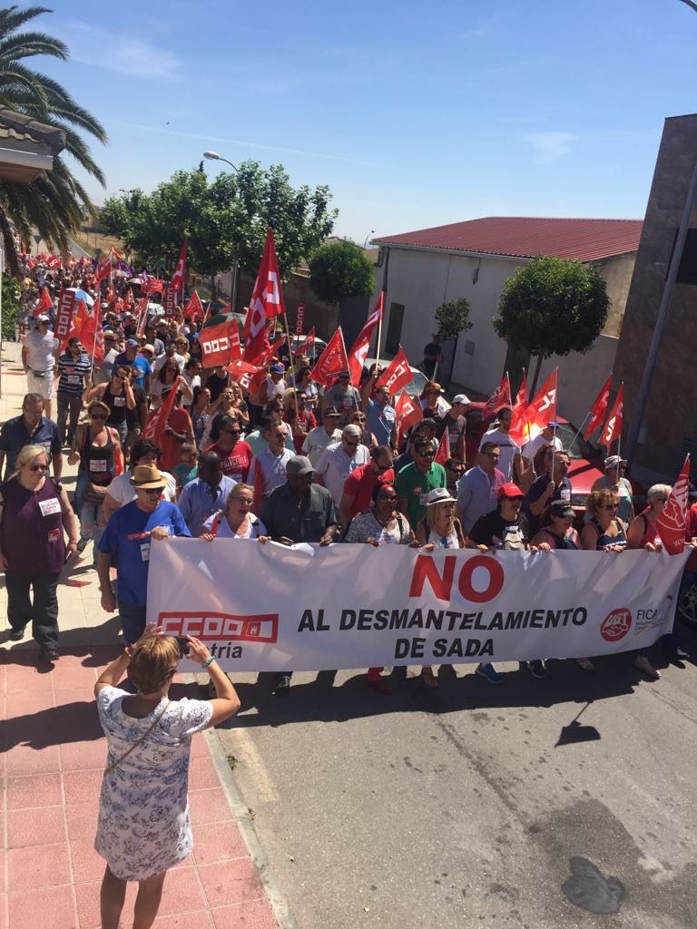 Manifestación en Lominchar contra el desmantelamiento de la empresa SADA. FOTO: CCOO