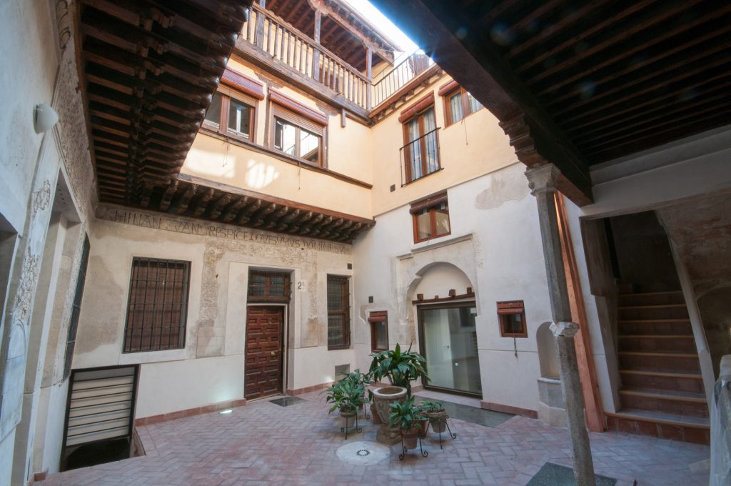 Patio en el callejón de Usillos de Toledo