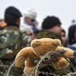 hipotermia-frio-amenazan-refugiados-Balcanes_EDIIMA20151120_0521_21