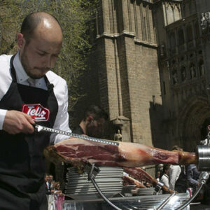 Comer jamón ibérico en Toledo y ayudar a dos causas solidarias