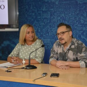 El modisto toledano José Sánchez ofrecerá un desfile basado en "la movida toledana"