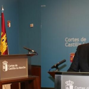 El PP inaugura sus primarias para suceder a Cospedal tras acusaciones de presiones durante la campaña
