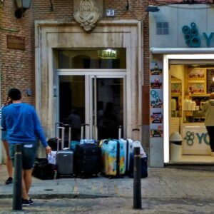 IU-Podemos Toledo pide paralizar la ordenanza de pisos turísticos "hasta que se contabilicen todos los legales e irregulares"