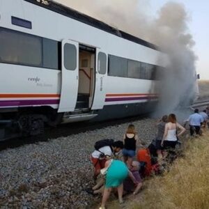 UGT denuncia ante el Defensor del Pueblo "la vulneración" de derechos de los usuarios del tren Madrid-Extremadura
