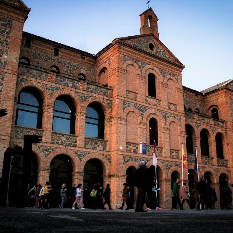 ¡No a los recortes en las Escuelas Oficiales de Idiomas!
