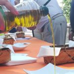 Un mercadillo para reivindicar la importancia del olivar tradicional
