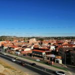 Ayuntamiento y vecinos de Yeles se concentran para rechazar la muerte y agresión de dos mujeres