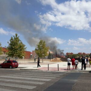 Incendio en el recinto de la piscina cubierta en el barrio toledano del Polígono