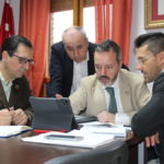 Reunión con el alcalde de Yuncler