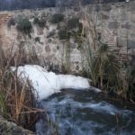 Espumas en el Tajo, "kilos de basura y litros de agua contaminada" como regalo de Reyes en Toledo
