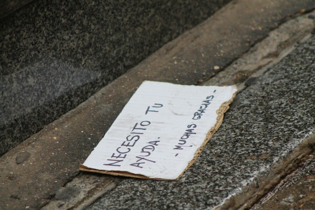 Seis palancas para reducir la pobreza en Castilla-La Mancha antes de 2030