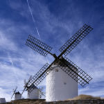 Los gigantes del Quijote: ¿conoces el origen de los molinos de viento y cómo se mantienen en la actualidad?