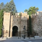 La puerta de Alcántara se iluminará de azul turquesa con motivo del Día Internacional de la Dislexia