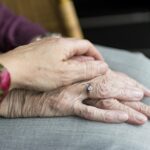hands-2906458_1280