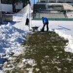Limpiando la nieve en el Salto del Caballo 1