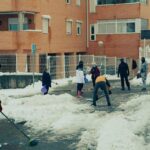 NIEVE VECINOS AYUDAN IU PODEMOS 4