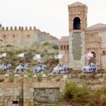 El programa 'Maestros de la costura' emitirá el lunes la visita de los aprendices al parque Puy du Fou de Toledo