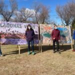 Murales con más de 1.300 fotografías en las que cientos de personas piden vida para las lagunas de Villafranca de los Caballeros