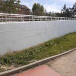 El Ayuntamiento limpia de pintadas la pasarela peatonal ‘Santa María de Benquerencia’ y pide responsabilidad ciudadana