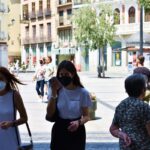 calle mascarilla joven