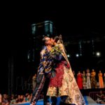 desfile moda modelo