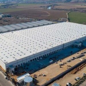 El incendio de una empresa logística de Ontígola obliga a desalojar a 150 trabajadores