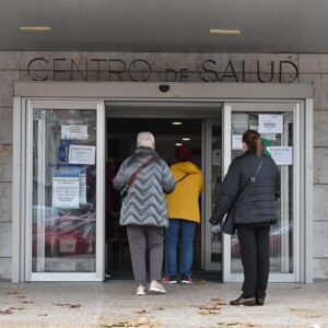 Sanidad notifica un aumento del 37% de los contagios de enfermedades respiratorias como el COVID o la gripe