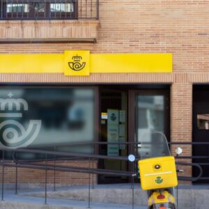 Retrasos de más de 15 días y oficinas cerradas, así es el "caos" de Correos según UGT en localidades como Noez, Ocaña o Seseña
