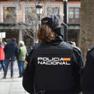 Pillan 'in fraganti' a dos personas cuando trataban de robar en un inmueble de la Cornisa