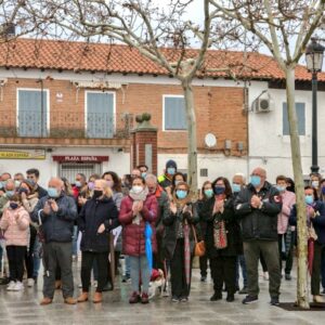 Centenares de personas muestran su repulsa en Burujón por el asesinato de Isabel, víctima de la violencia machista