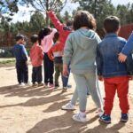 campamento juego niño niña patio colegio educacion deporte