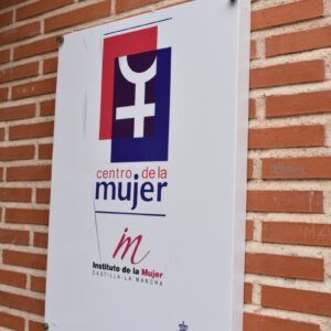 La paradoja de los centros de la mujer de la región: promueven la conciliación pero su personal no puede teletrabajar