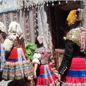 Lagartera, "un museo al aire libre" en un Corpus con visitas guiadas, 40 altares y el aroma a especias típicas