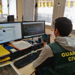 Detienen a un hombre como presunto autor de varios delitos de abuso sexual a menores por el método 'grooming'