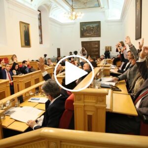 El Pleno de Toledo debate sobre crear un vivero, abrir los jardines de la estación de tren o ampliar la edad del abono de autobús