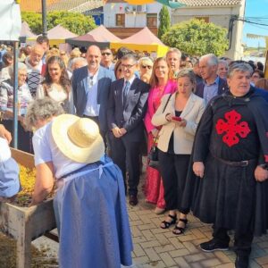 Montearagón celebra su Feria Medieval del Vino declarada de Interés Turístico Regional