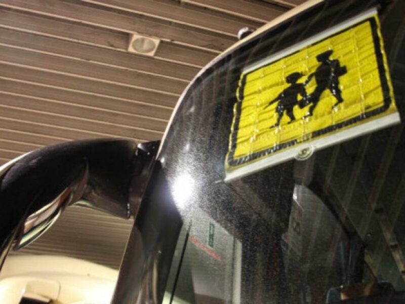 El conductor de un bus escolar, hospitalizado en Talavera tras un accidente en el que los menores resultaron ilesos