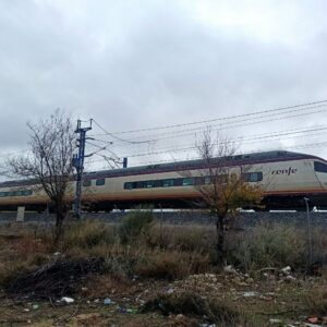 García-Page niega que su gobierno esté retrasando la ejecución del AVE Madrid-Extremadura: "Eso es un absurdo"