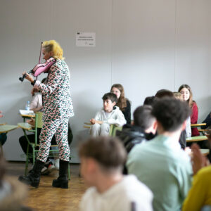 Profesionales de diferentes sectores visitan el instituto Alfonso X El Sabio de Toledo en la jornada ‘Netwomen. Mujeres que inspiran’