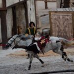 Un actor a caballo durante el nuevo espectáculo 'El misterio de Sorbaces' de Puy du Fou España - Mateo Lanzuela - Europa Press (2)