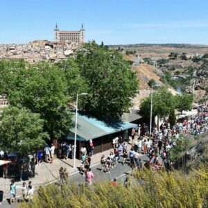 Cierra el histórico Kiosko Base de Toledo e IU acusa a PP y Vox de "dejación de funciones"
