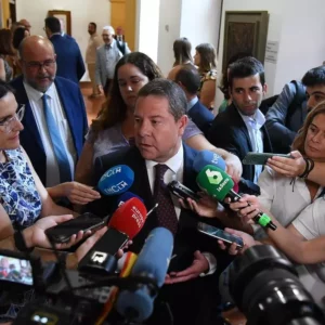 Page, el último barón socialista que resiste invicto, investido de nuevo como presidente de Castilla-La Mancha