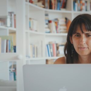 ChatGPT entrevista a Marta Romero: "La inteligencia artificial forma parte de nuestras vidas, es importante que la regulemos"