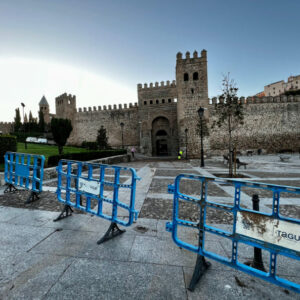 Una rotura de tubería en el Casco Histórico provoca el corte de suministro en el paseo de Recaredo