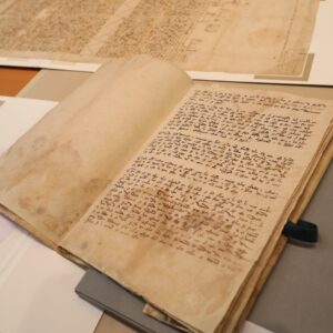 El Archivo Municipal continúa restaurando parte de la historia de Toledo con documentos "únicos e irrepetibles"