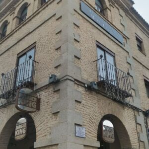 Una vecina se querella contra los problemas "insoportables" de una fosa séptica en su edificio tras la llegada de Burger King