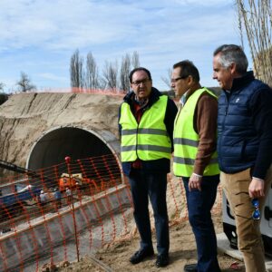 Las obras de rehabilitación de la carretera de Chozas de Canales afectada por la DANA, "al 50%"